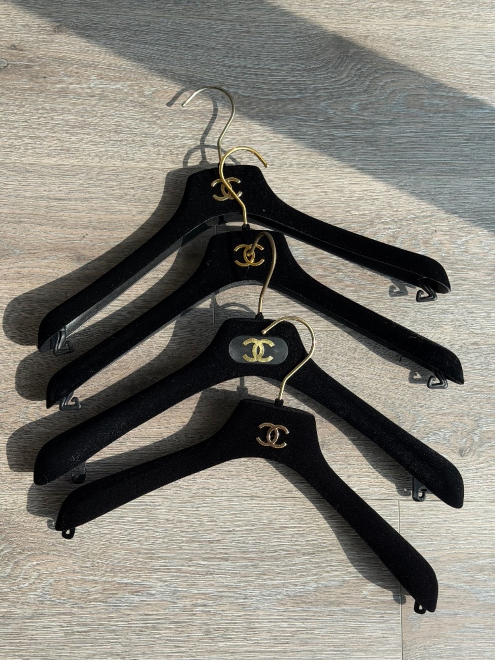 Chanel velvet hangers 4pcs